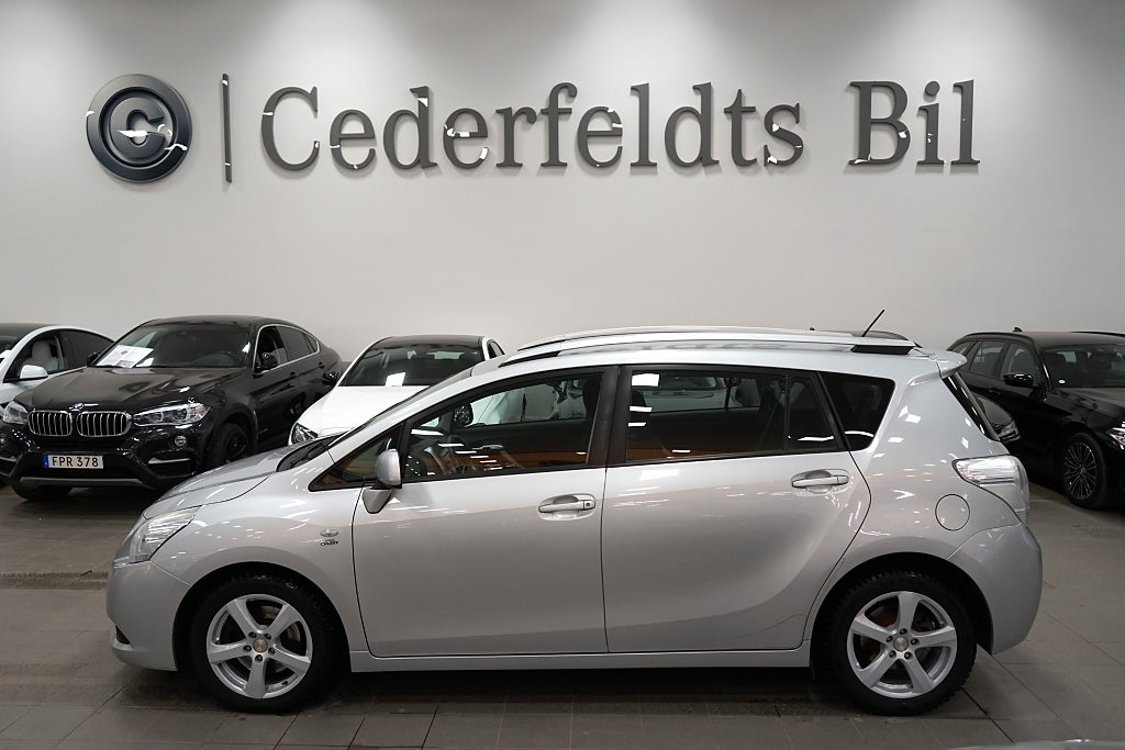 Toyota Verso 2.2 D-4D Värmare P-Sensorer Drag 7-Sits 