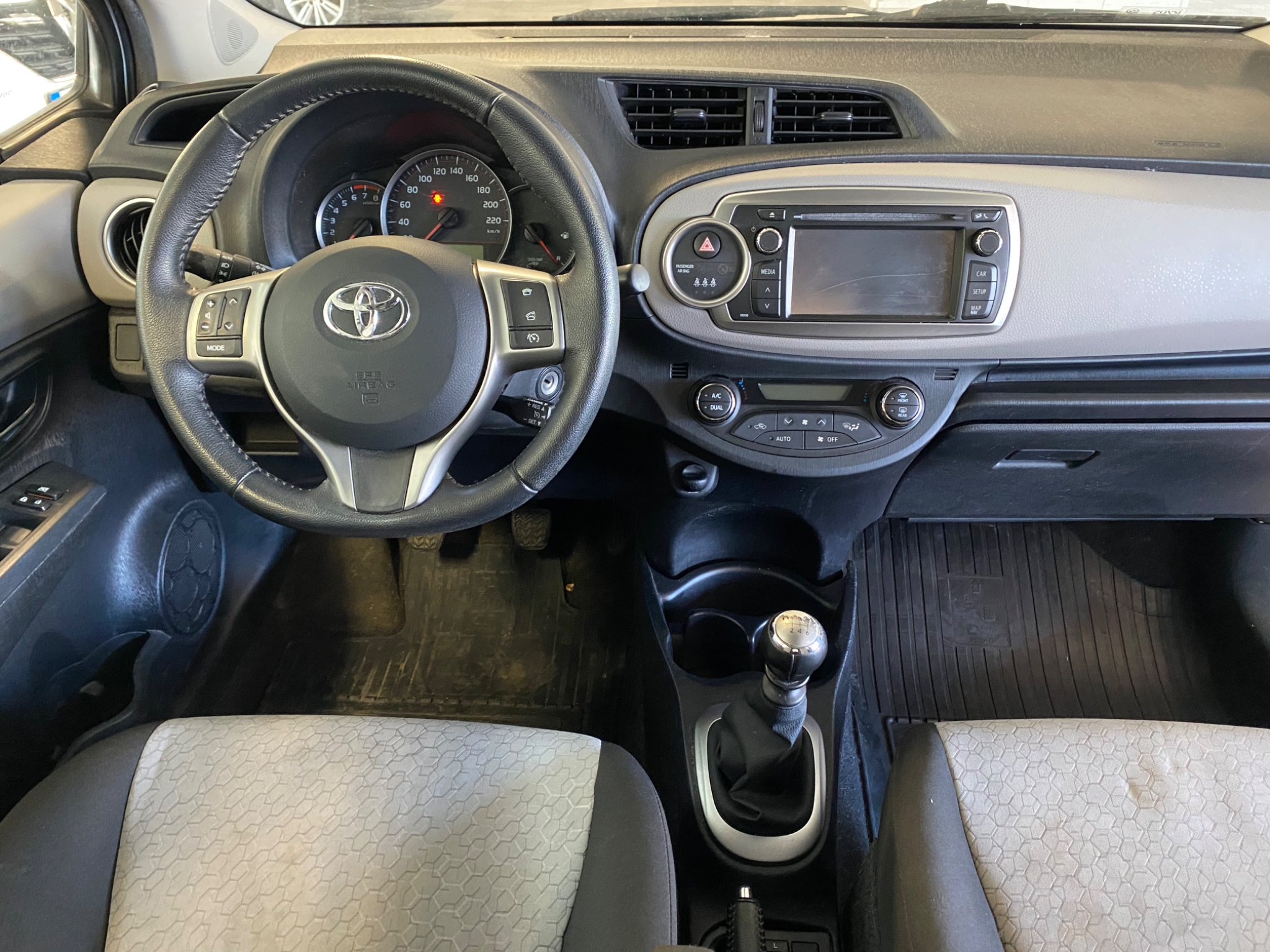 Toyota Yaris 2011, bild 6/32