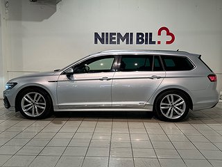 Volkswagen Passat Sportscombi AWD R Line GPS Drag Kamera SoV