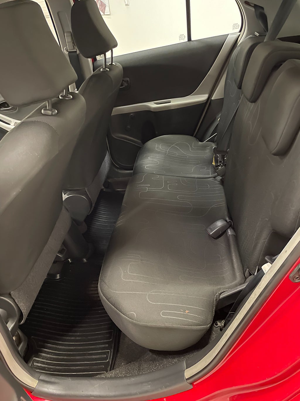 Toyota Yaris 1,0 Nybesiktigad Tom 27-10-31