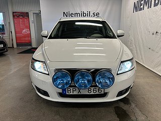 Volvo V50 2.0 D Summum S&Vdäck/M-värm/Drag/Sensorer/Xtraljus