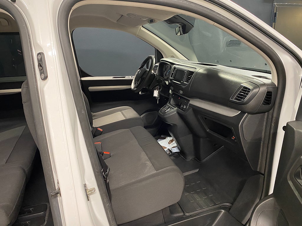 Bild på Citroën SpaceTourer ë- 75kwh L3 FEEL - 9-SITS