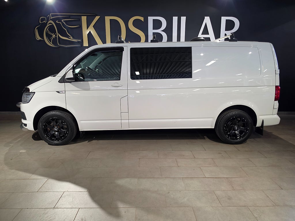 Volkswagen Transporter Kombi T32 2.0 TDI 4Motion 5-Sits 200hk | Drag | Värmare