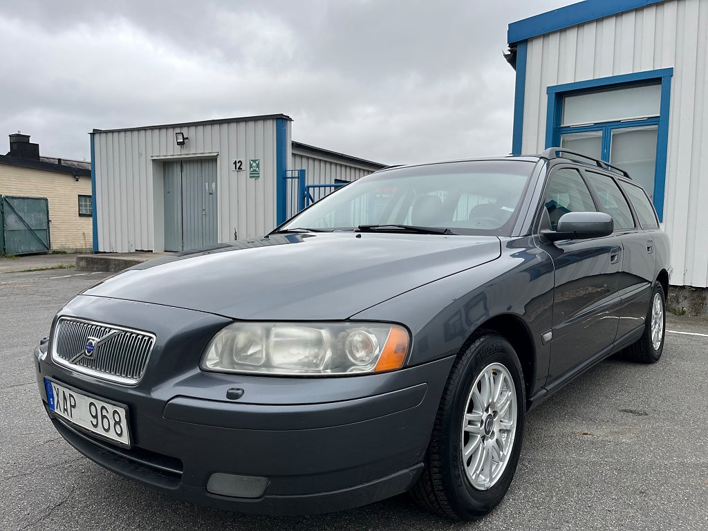 Volvo V70 2.4 Kamrem bytt Nybesiktigad Dragkrok 