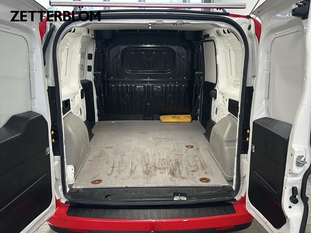Transportbil - Skåp Opel Combo 6 av 16