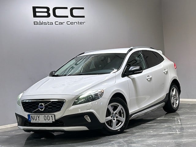 Volvo V40 Cross Country D3 Summum Kamrem bytt Backkamera Navi VOC Värmare