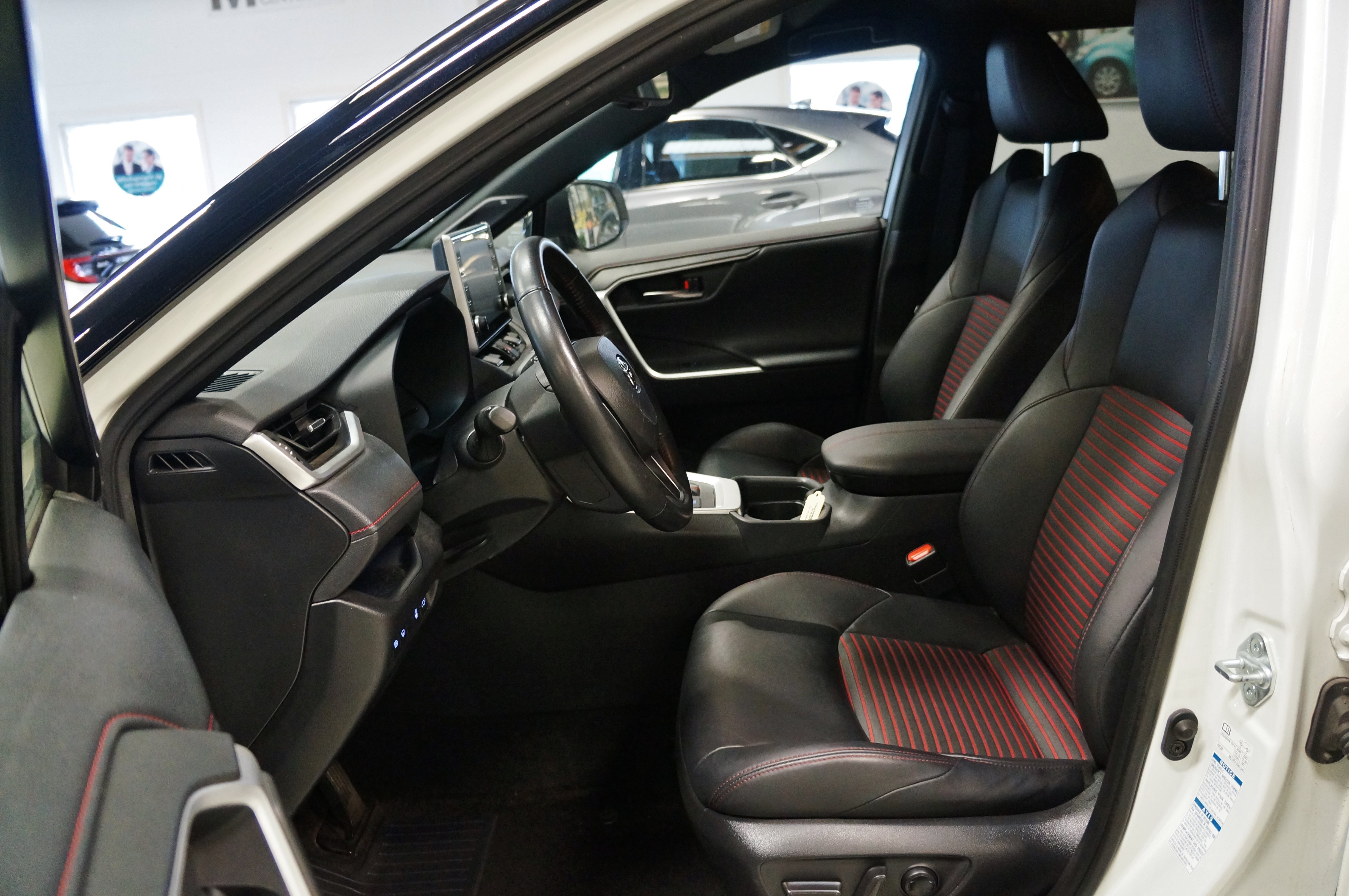 Toyota RAV4 2020, bild 6/48