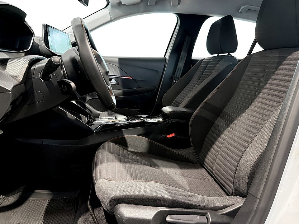 Bild på Peugeot E-208 Active Pack 50kWh 136hk Aut CARPLAY P-SENSORER BAK