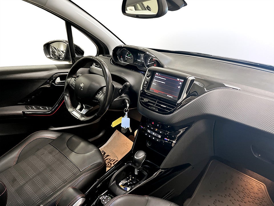 Bild på Peugeot 2008 GT-Line 1.2 PT 130hk Aut PANO BACKSENSORER