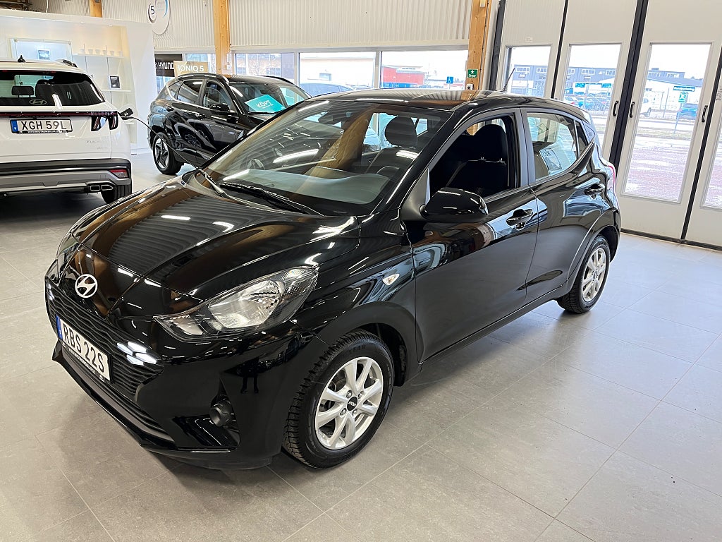 Hyundai i10 1.0 Man / V-hjul/ Kamera/ P-Sensor/ Rattvärme/ CarPlay thumbnail