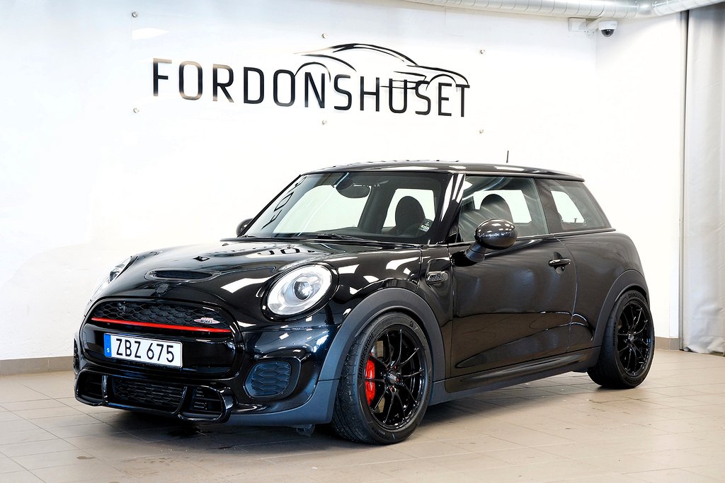 MINI John Cooper Works SPECIALUTR. | R E S E R V E R A D