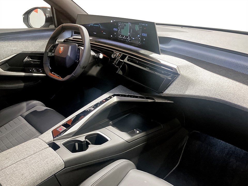 Bild på Peugeot 5008 GT Hybrid 145hk Aut - NYA VINTERHJUL INGÅR!