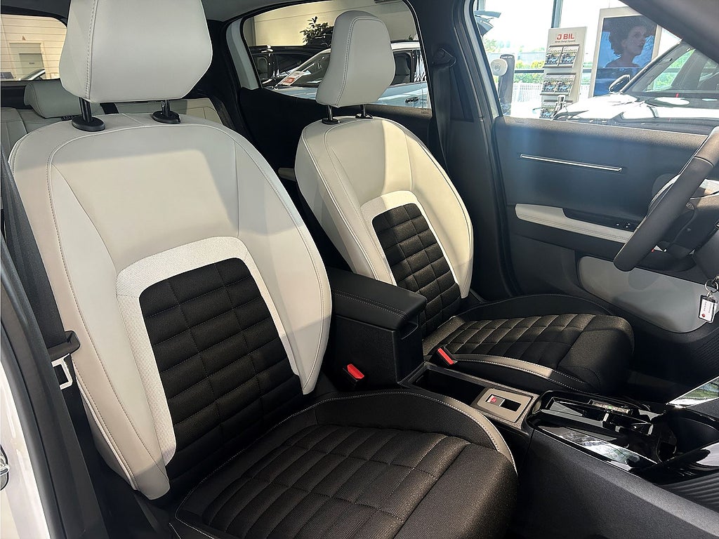 Bild på Citroën C3 Aircross MAX Hybrid 136hk - DEMO