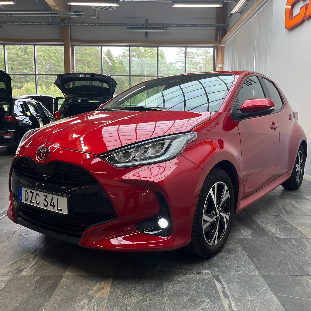 Toyota Yaris Hybrid 115hk CVT Active Plus Apple Carplay Rattvärme