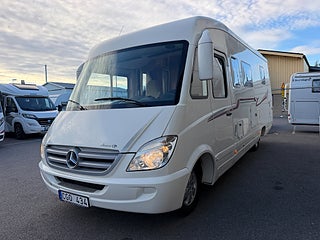 Husbil-integrerad Le Voyageur LX850 Mercedes (184HK AUT) Queensbed! ALDE! Hydrauliska stödben! 20 av 23