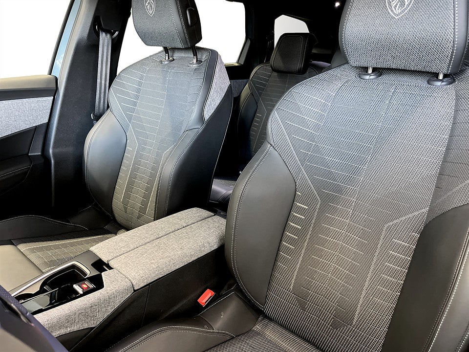 Bild på Peugeot 5008 GT Hybrid 145hk Aut 7-SITS B-KAMERA NAV
