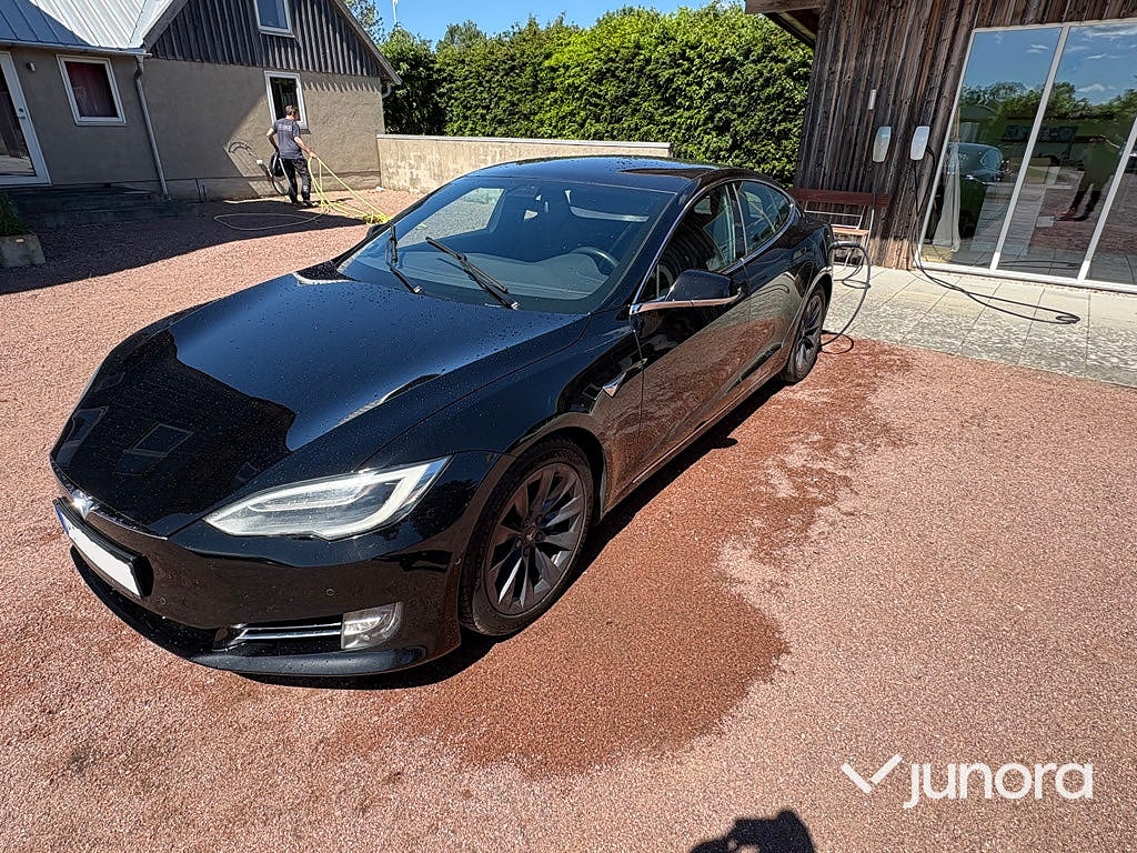 Tesla Model S 2018