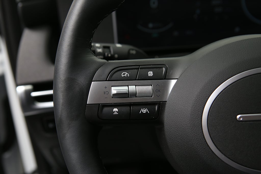 Hyundai Tucson 1.6T MHEV Essential Automat - Vinterhjul & service ingår 2025