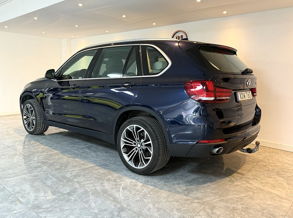 BMW X5 xDrive25d 218HK PANORAMA DRAG HELSKINN RATTVÄRME S+V