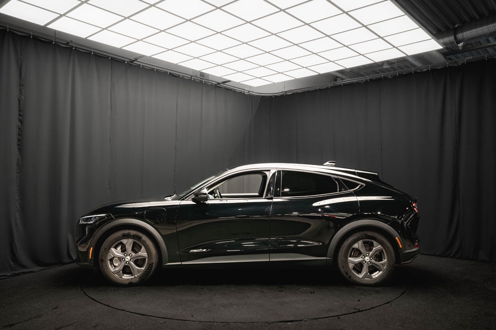 Ford Mustang Mach-E Long Range RWD DRAG LÄDER B&O 360° 1-ÄGARE 95%SoH 2022 - miniatyr 10
