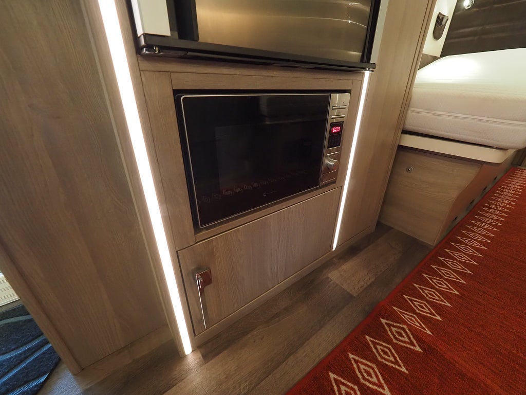 Kabe Imperial 630 TDL Mover I Markis I Låga långbäddar I Ugn I ALDE I 2021