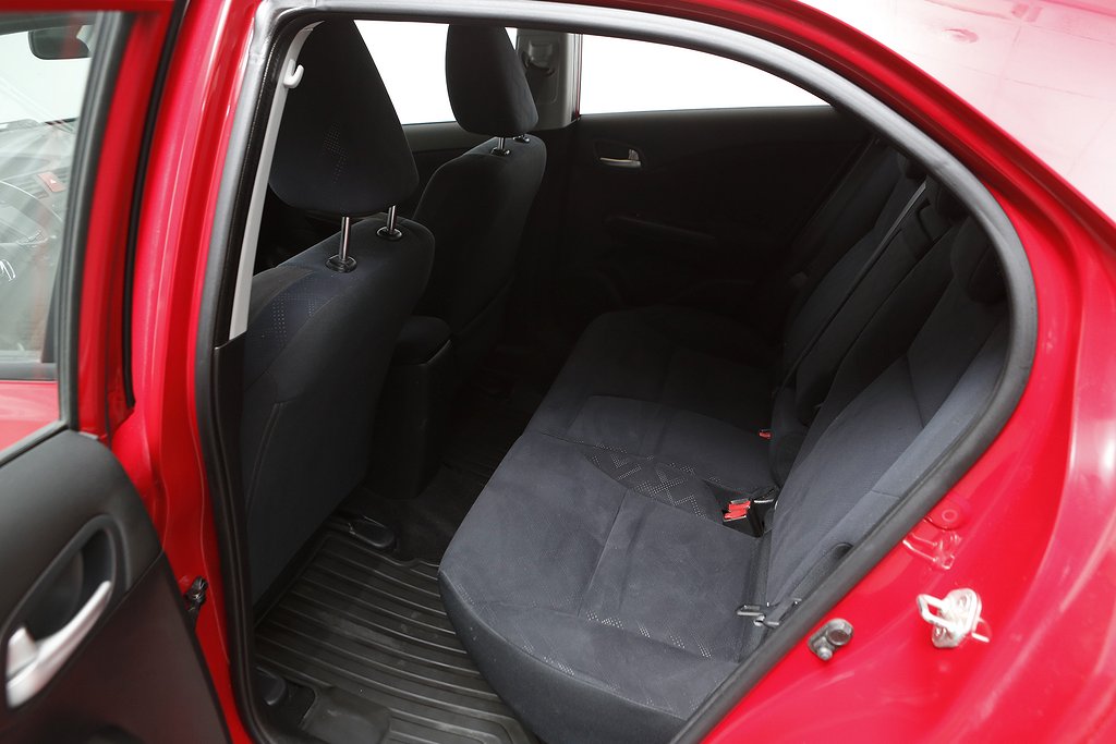 Honda Civic 1.8 i-VTEC 142hk Sport 5D Motorv Dragkrok 2013