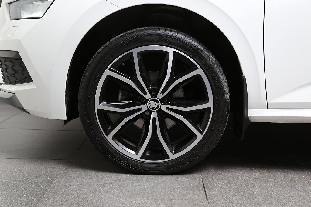 Skoda Kamiq 1,0 TSI Ambition 115hk Kamera Panorama Drag 2021