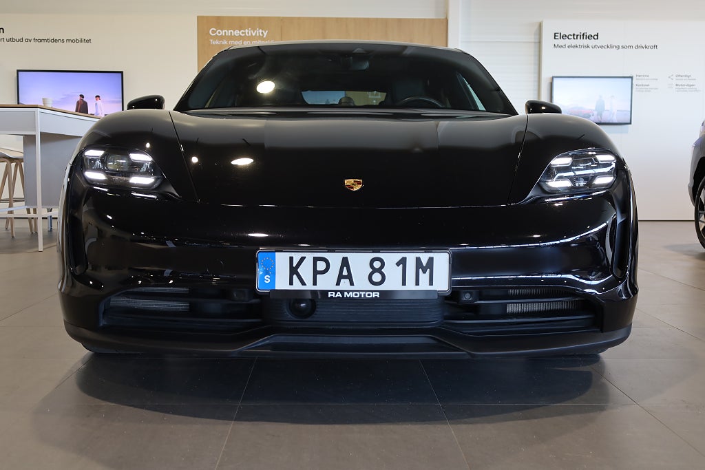 Porsche Taycan 4S DD+ 571HK Navi Pano Kamera Sport Chrono Matrix 2020