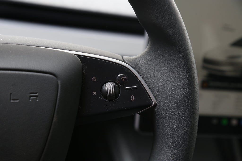 Tesla Model 3 Standard Range Highland Autopilot Panorama Facelift 2024