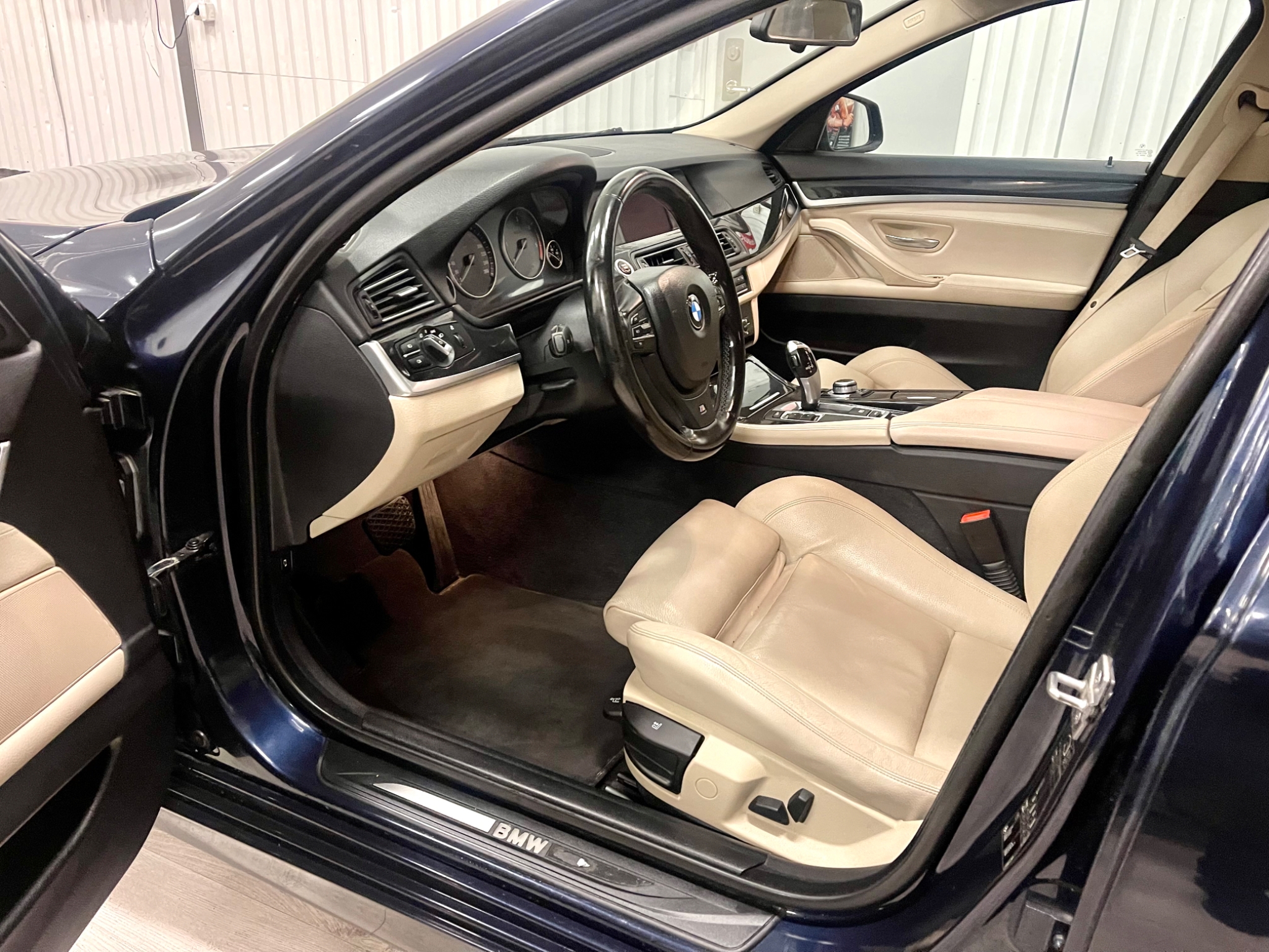 BMW 520 d Touring Steptronic Euro 5 2011, bild 7/37