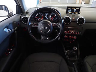 Halvkombi Audi A1 14 av 21