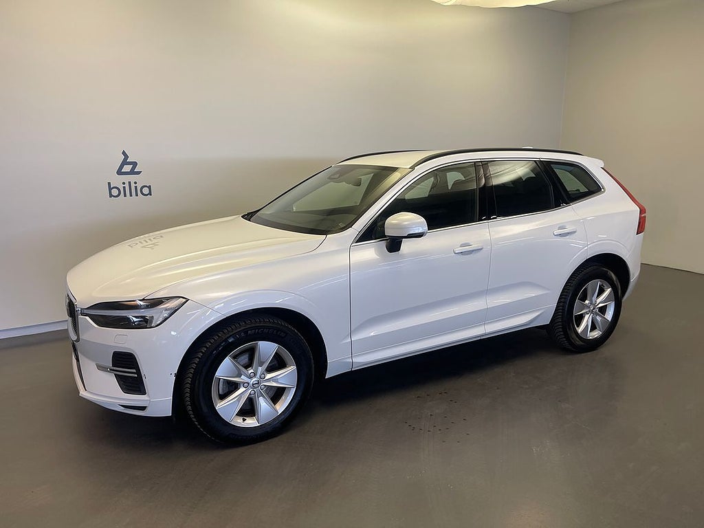 Volvo XC60 B5 AWD Bensin Core / Navigation / Backkamera /