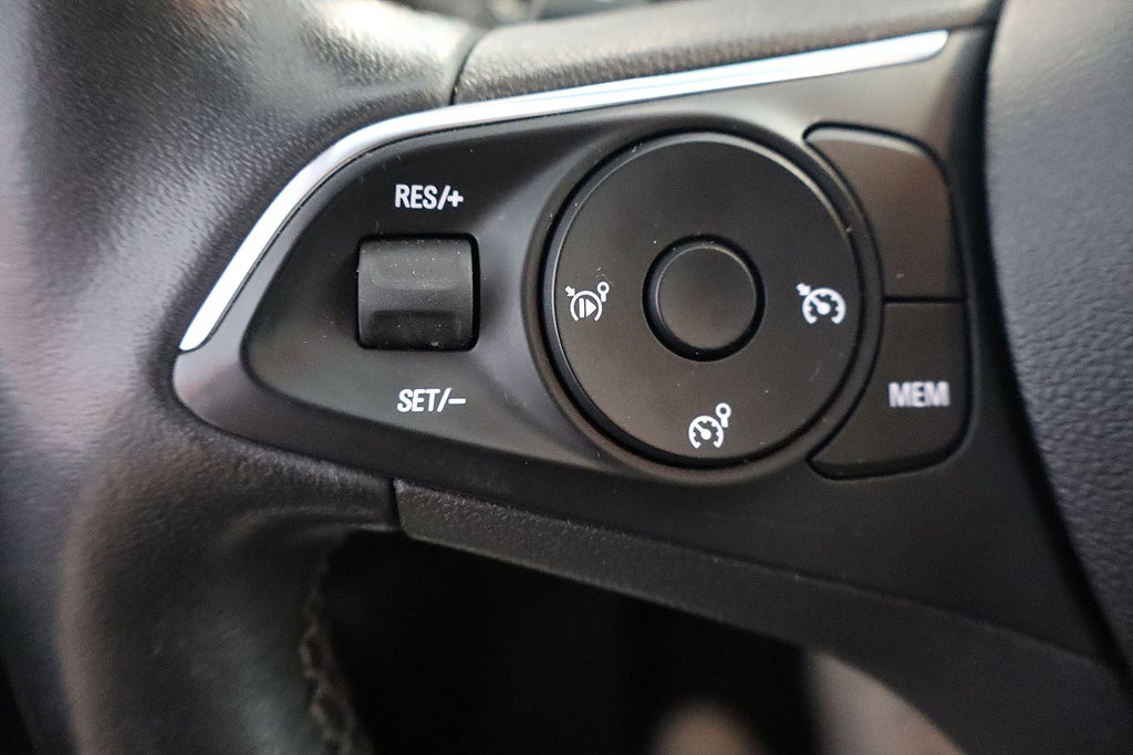 Bild på Opel Grandland X Designline PHEV 300hk Aut AWD - B-KAMERA, CARPLAY