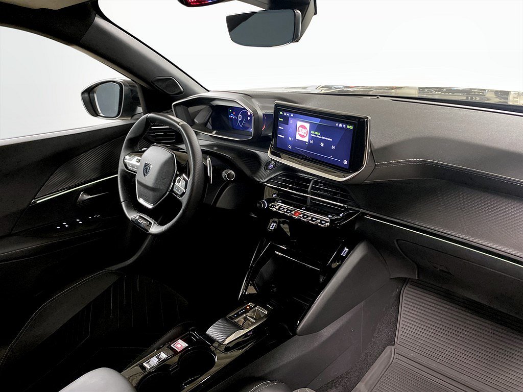 Peugeot 2008 1.2 PureTech 130 EAT, 131hk, 2024