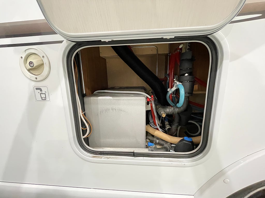 Pilote P 710 P / Automat 150hk / ALDE / Solcell  - Pilote