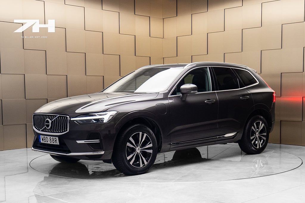 Volvo XC60 Recharge T6 AWD Core Pano Drag Pilot Assist Kamera