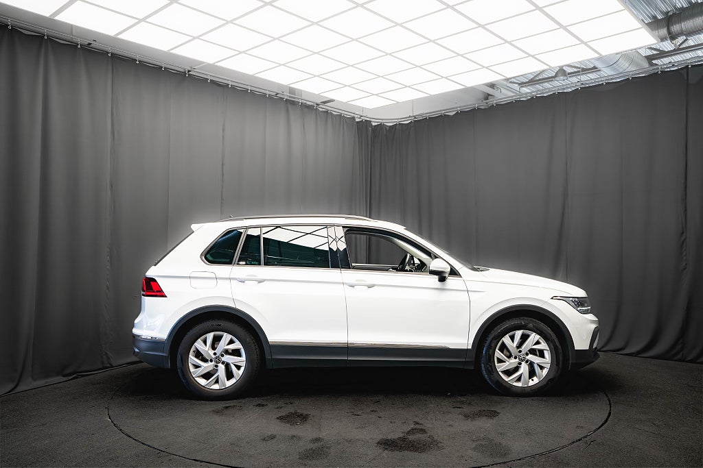 Volkswagen Tiguan TSI DRAG KAMERA ADAPTIV-FART CARPLAY 1-ÄGARE MOMS