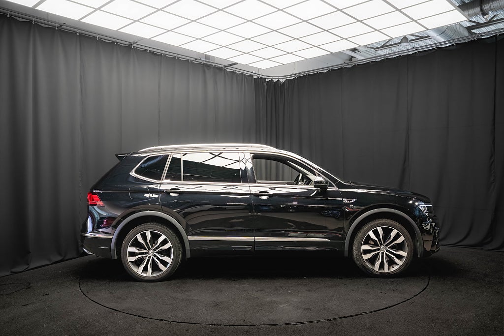 Volkswagen Tiguan Allspace TDI 4M R-Line 7-sits D-VÄRMARE 20'' DRAG KAMERA