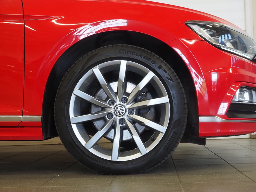 Volkswagen Passat Sportscombi 2.0 TDI R-Line | Värmare | Drag | 2017
