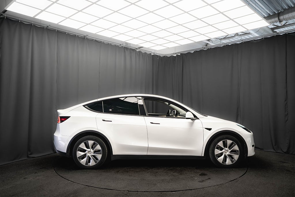 Tesla Model Y Long Range AWD PANO LÄDER KAMERA 1-ÄGARE MOMS