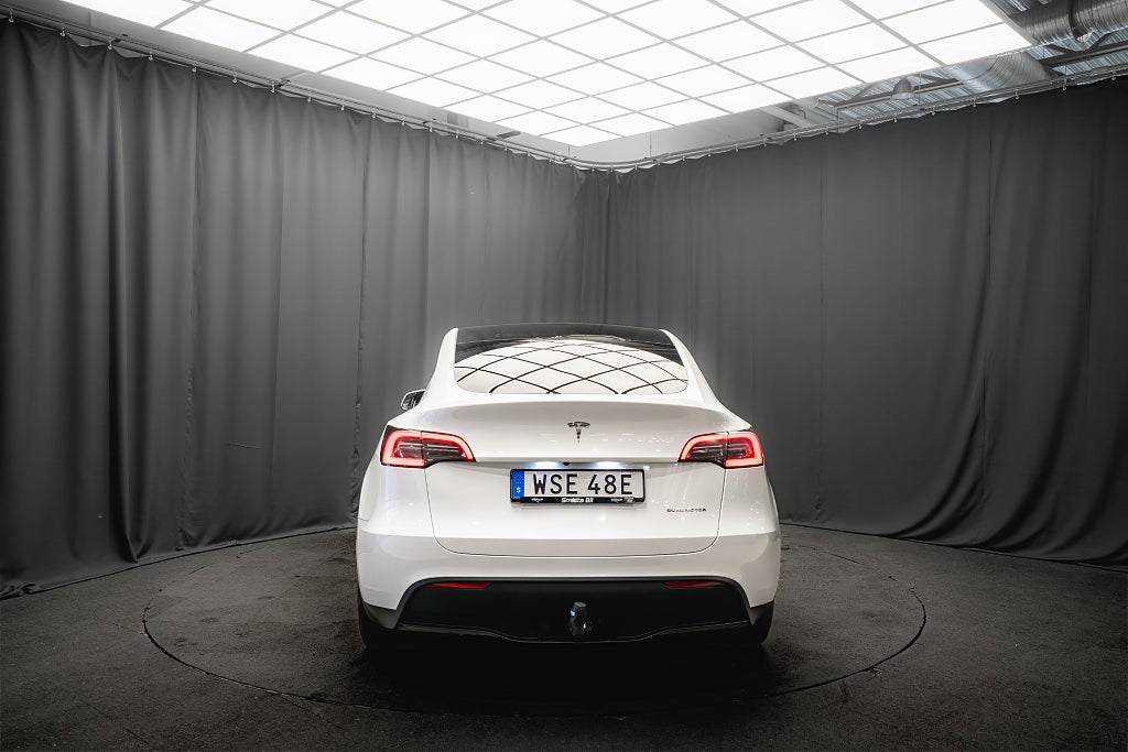Tesla Model Y Long Range AWD DRAG PANO KAMERA 1-ÄGARE MOMS 94% SoH