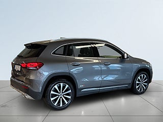 Mercedes-Benz GLA 200 d Progressive Line Aut Mvärm Bkamera Widescreen S&V – bild 6