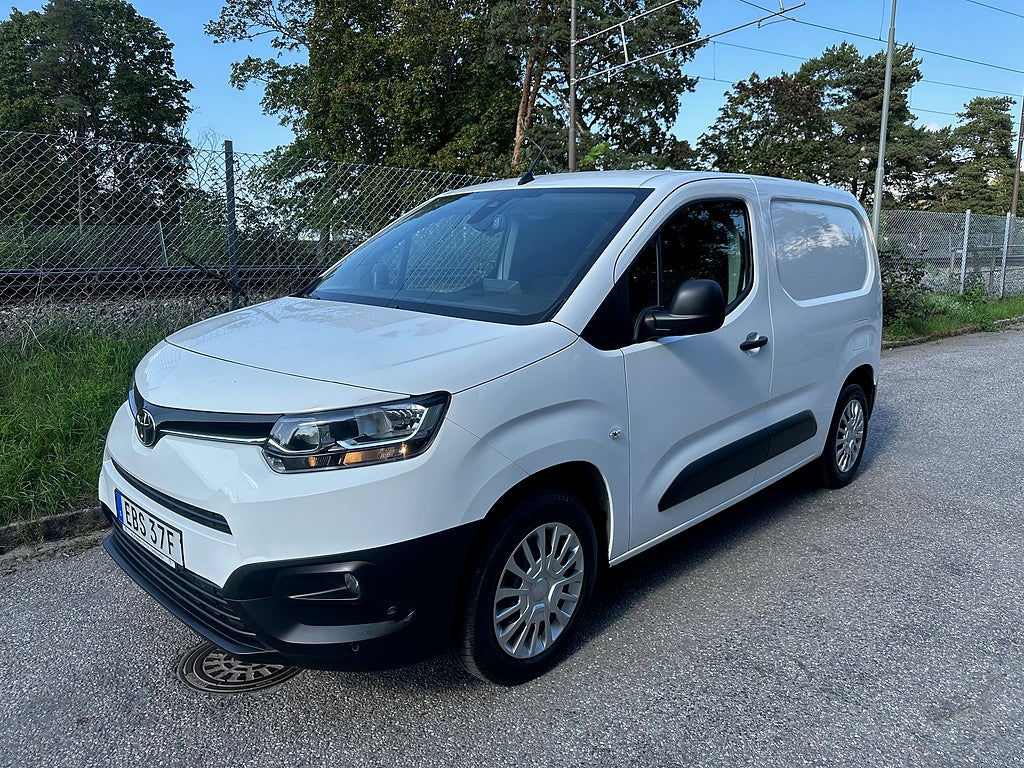 Toyota ProAce City 1.2 Turbo Euro 6 vhjul BLACK WEEK