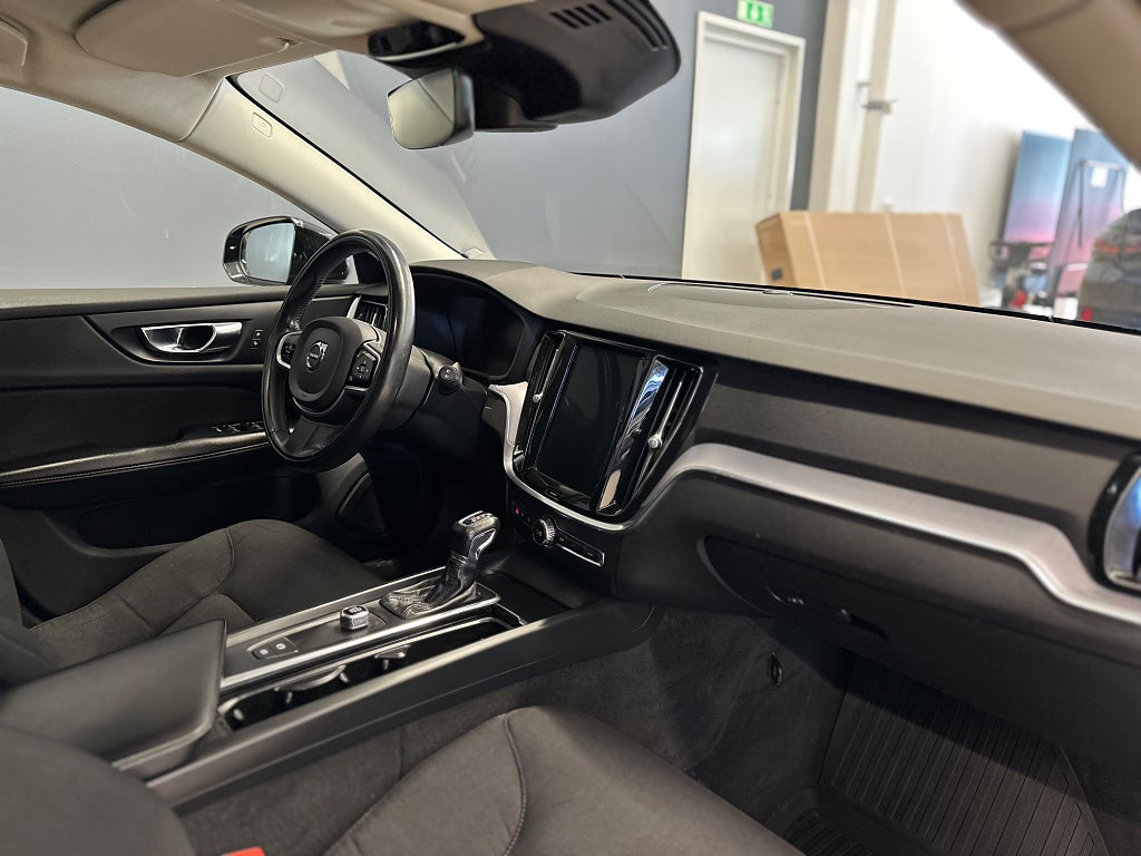 Volvo V60 Cross Country D4 AWD Momentum/Drag/Nav/Rattväme/D-Värmare