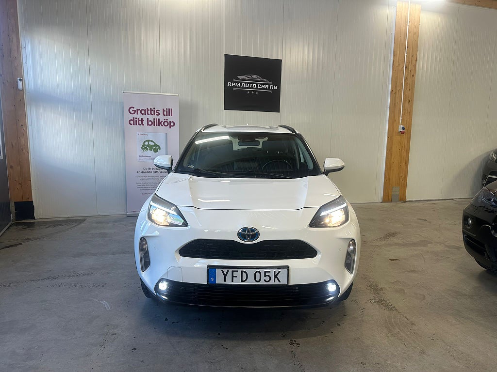 Toyota Yaris Cross HYBRID e-CVT ACTIVE V-HJUL EU6 KAMERA D-VÄRMARE  MOMS