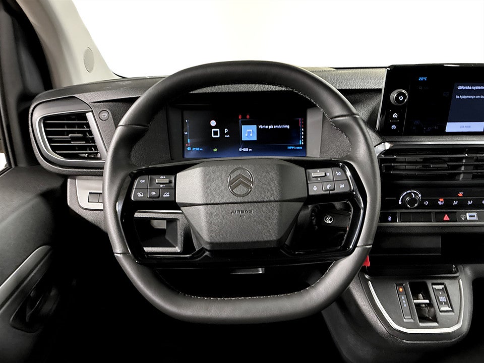 Bild på Citroen SpaceTourer PLUS 2.2 BHDi 180hk Aut 9-SITS BACKKAMERA CAPLAY