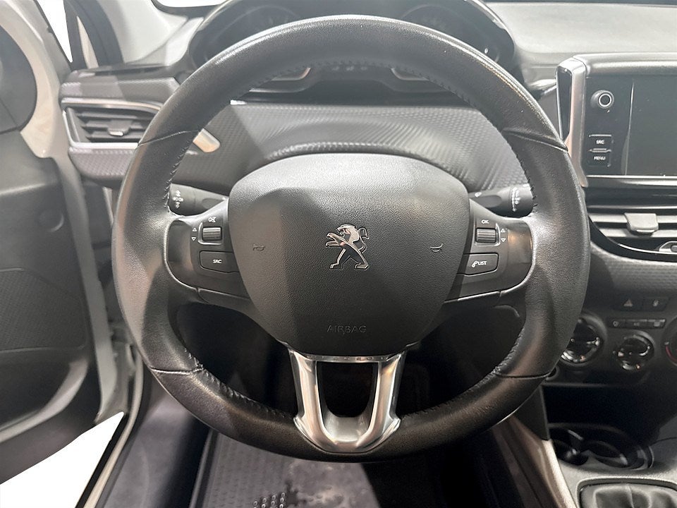 Bild på Peugeot 2008 Active 1.2 PT 110hk - FARTHÅLLARE, LÅG SKATT!