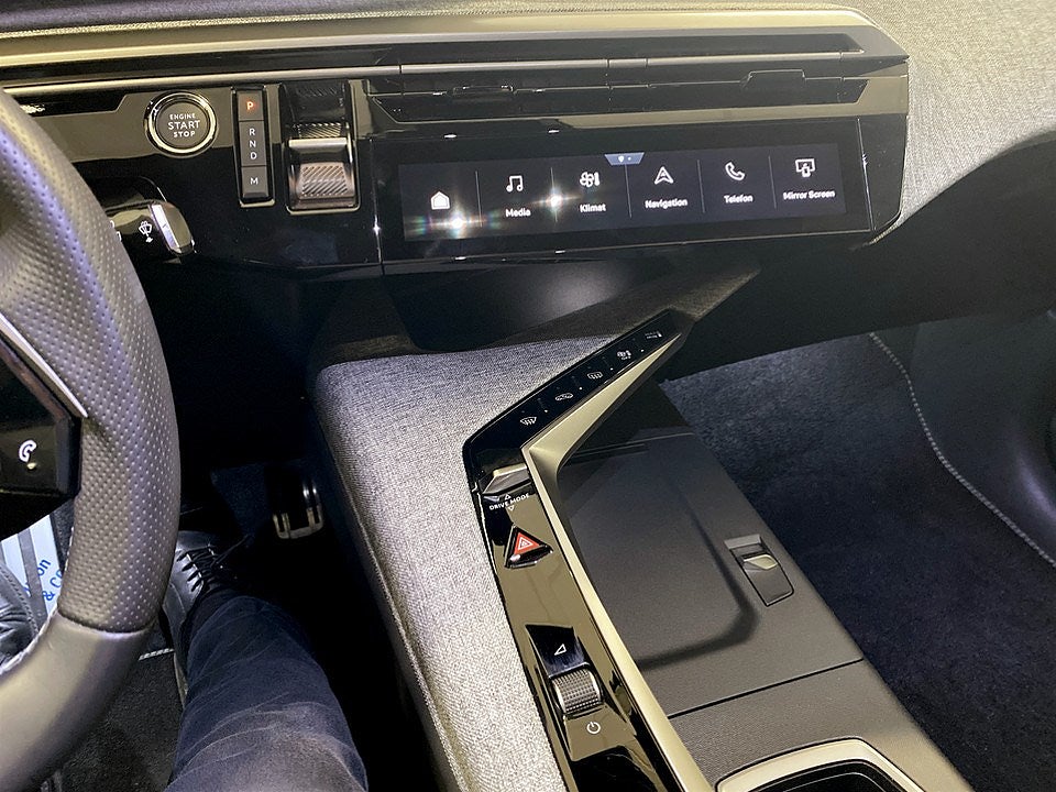 Bild på Peugeot 5008 GT Hybrid 145hk Aut - NYA VINTERHJUL INGÅR!