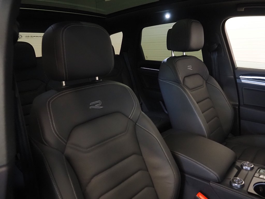 Volkswagen Touareg TDI 286hk 4M R-Line Black | Se Spec! | 2025