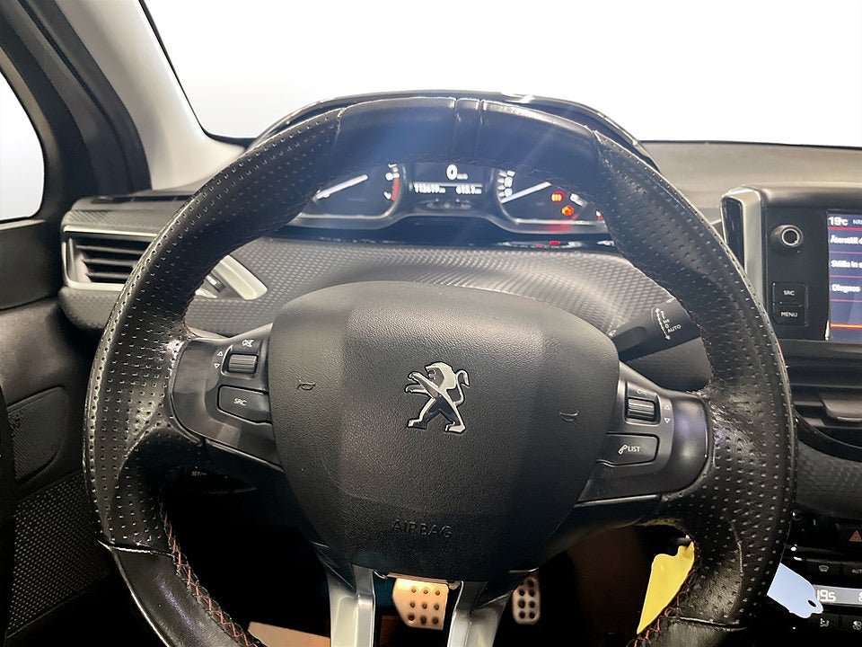Bild på Peugeot 2008 GT-Line 1.2 PT 130hk Aut PANO BACKSENSORER
